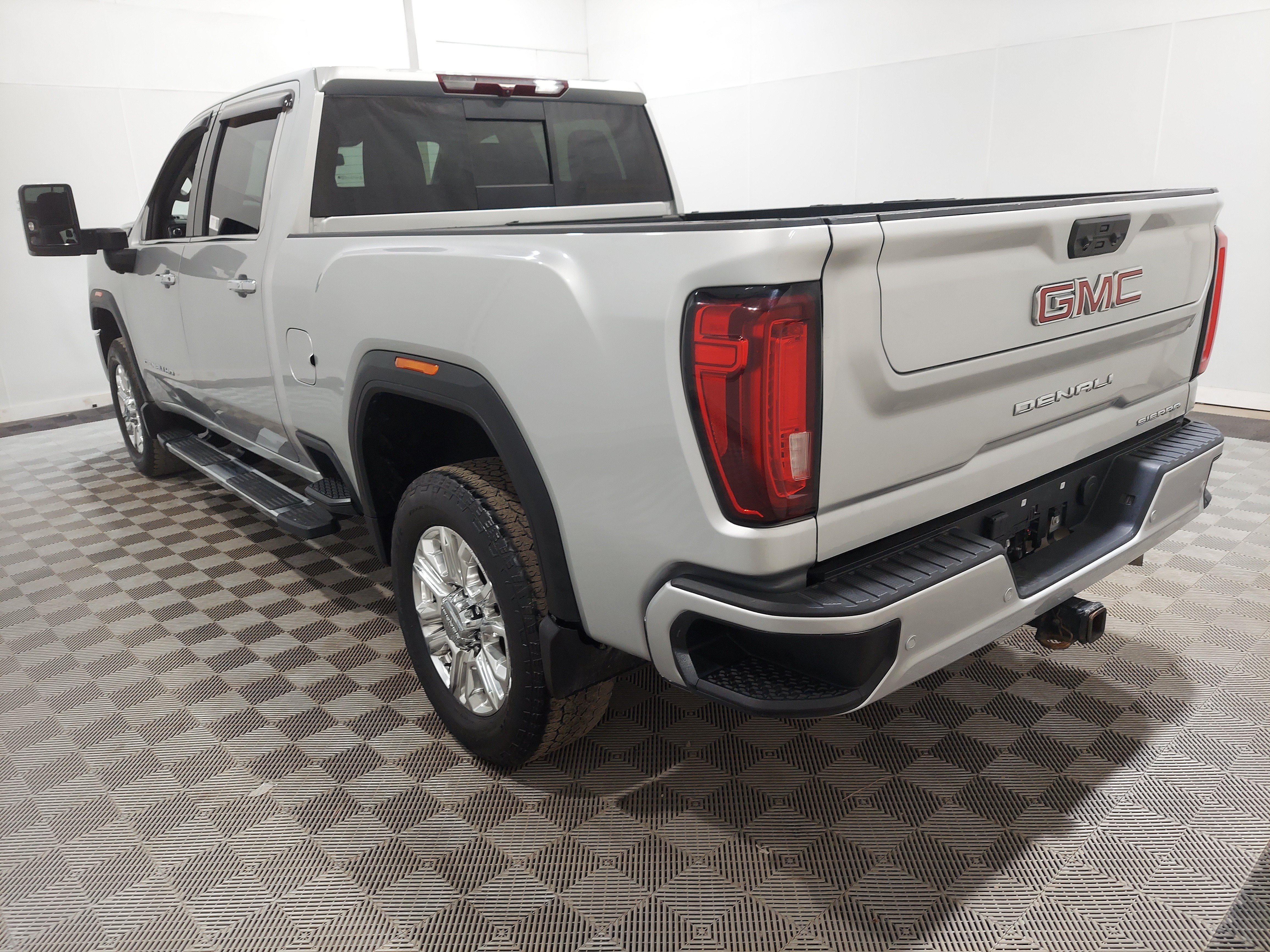 Used 2022 GMC Sierra 2500 Denali AWD/4WD image 2