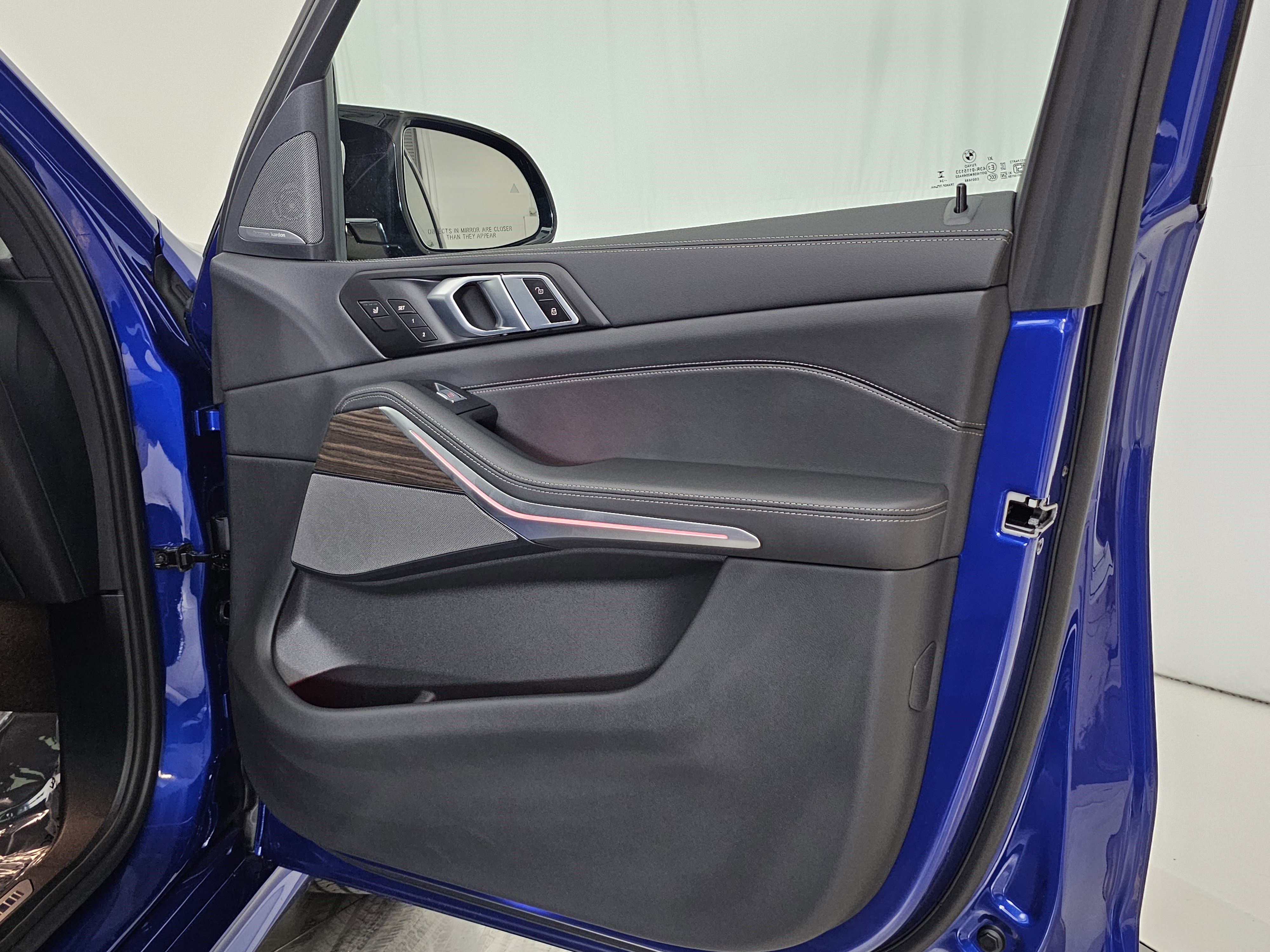 Used 2025 BMW X7 M60i image 19