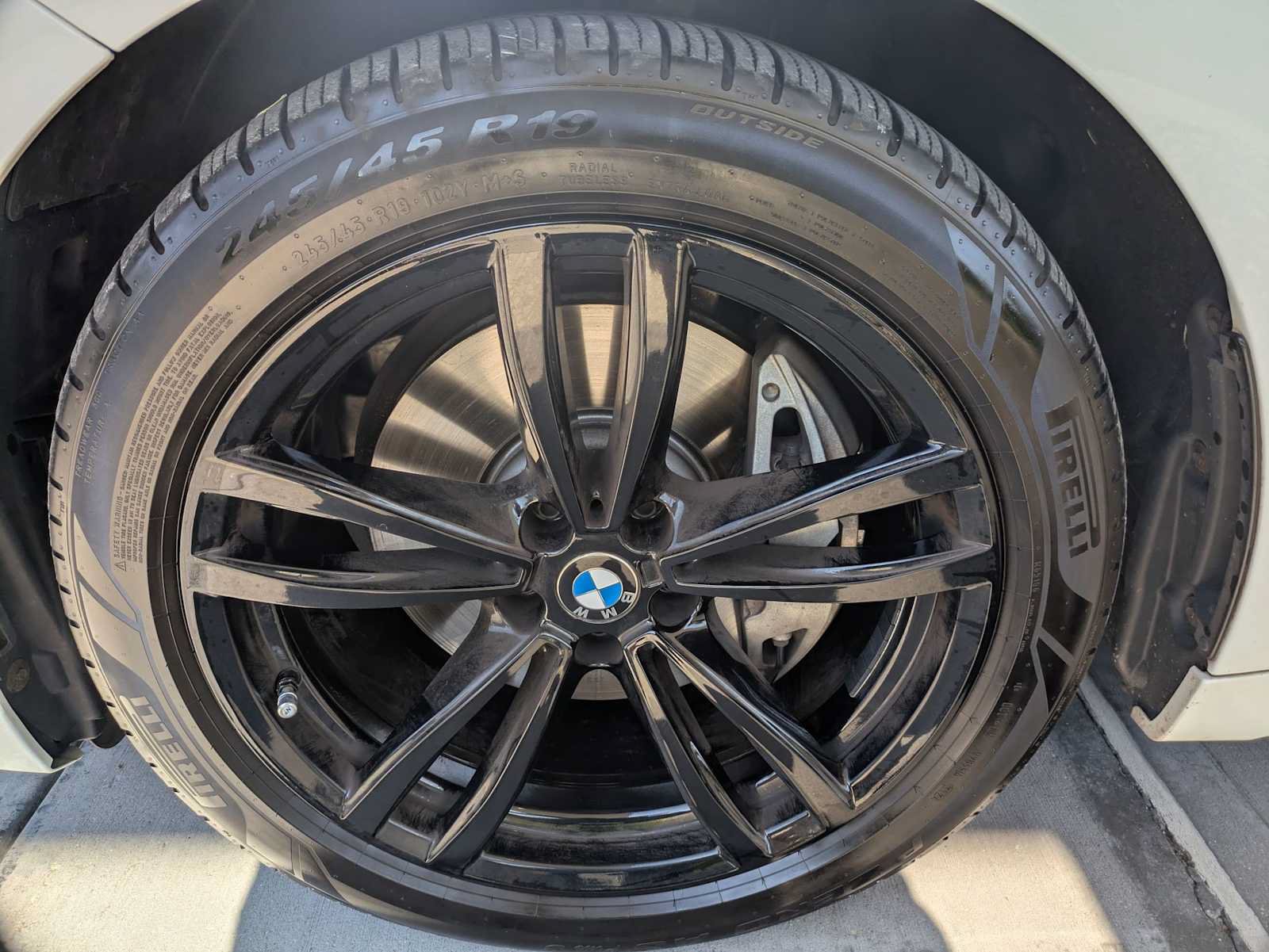 Used 2022 BMW 740i xDrive w/ M Sport Package AWD/4WD image 30