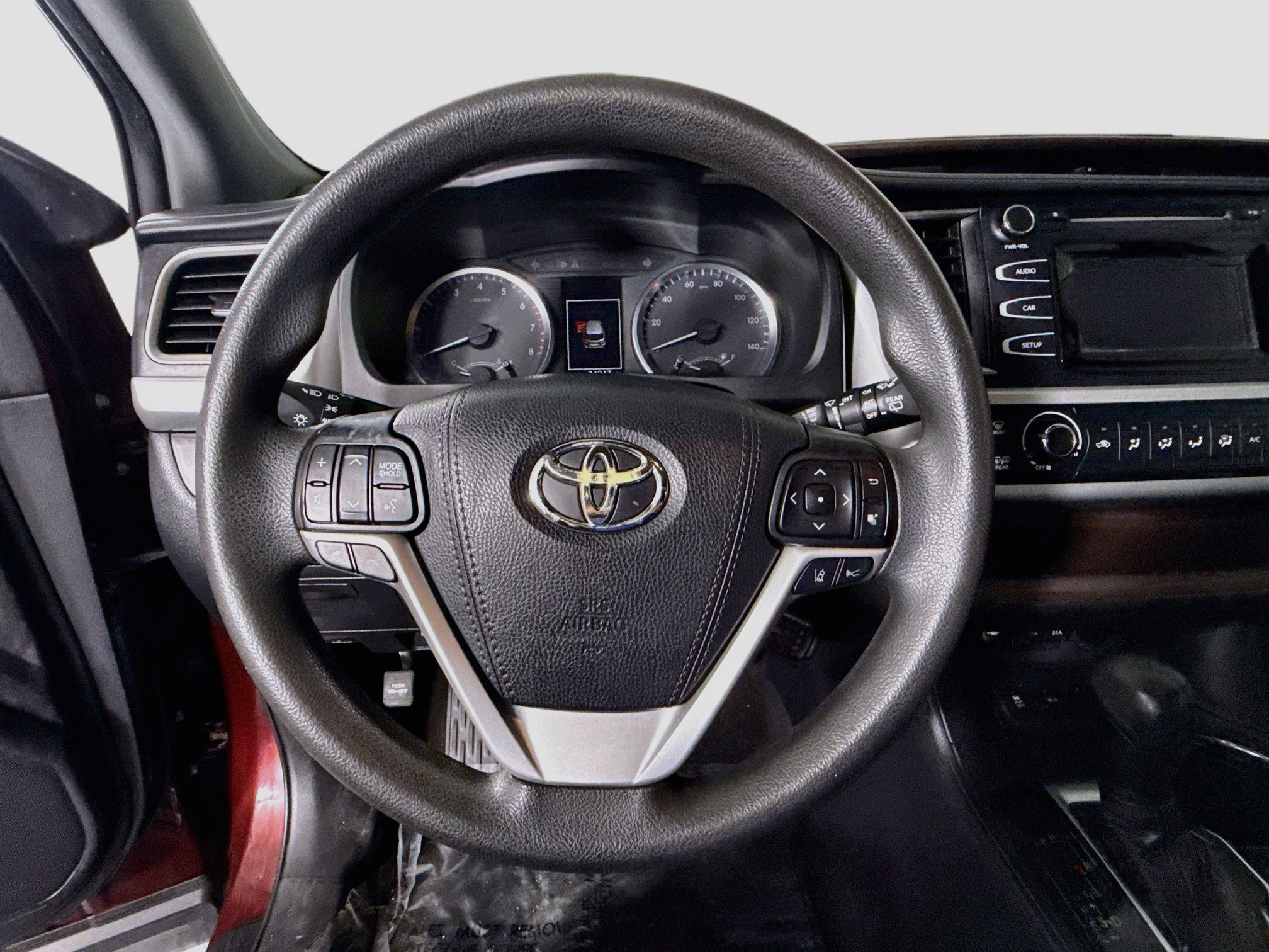 Used 2019 Toyota Highlander LE FWD image 13