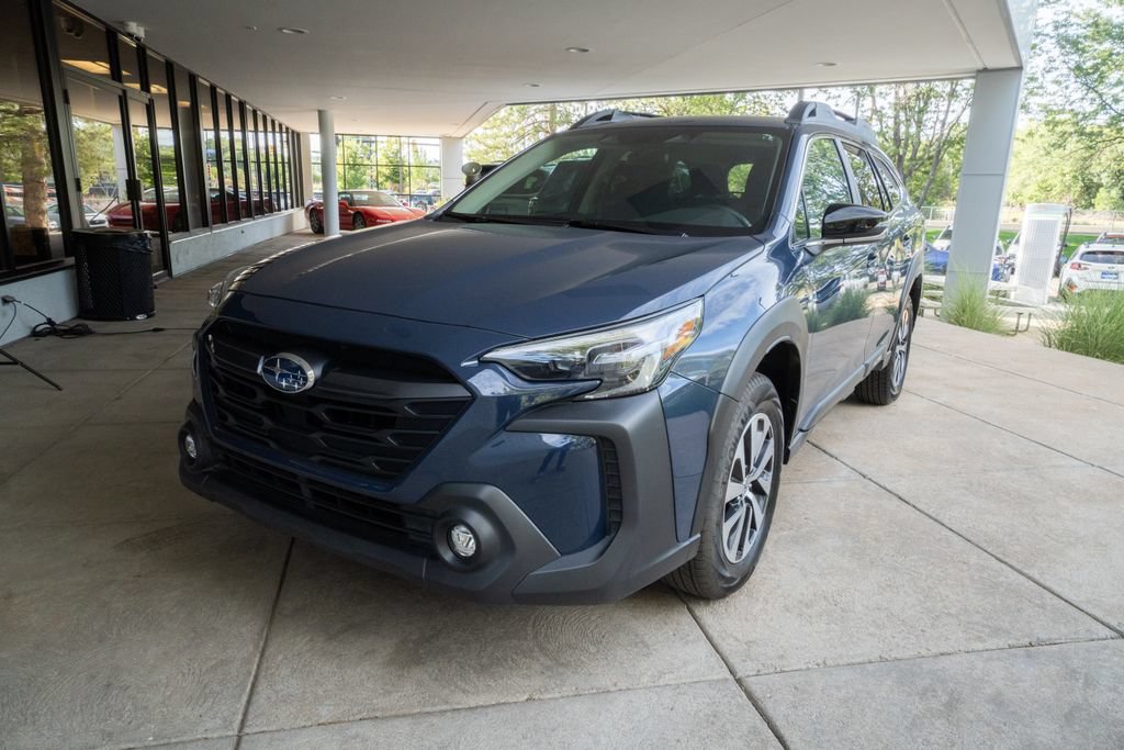 Certified 2025 Subaru Outback Premium AWD/4WD image 3