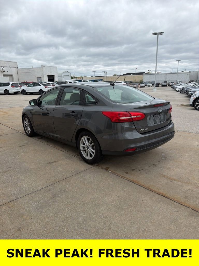 Used 2017 Ford Focus SE FWD image 4