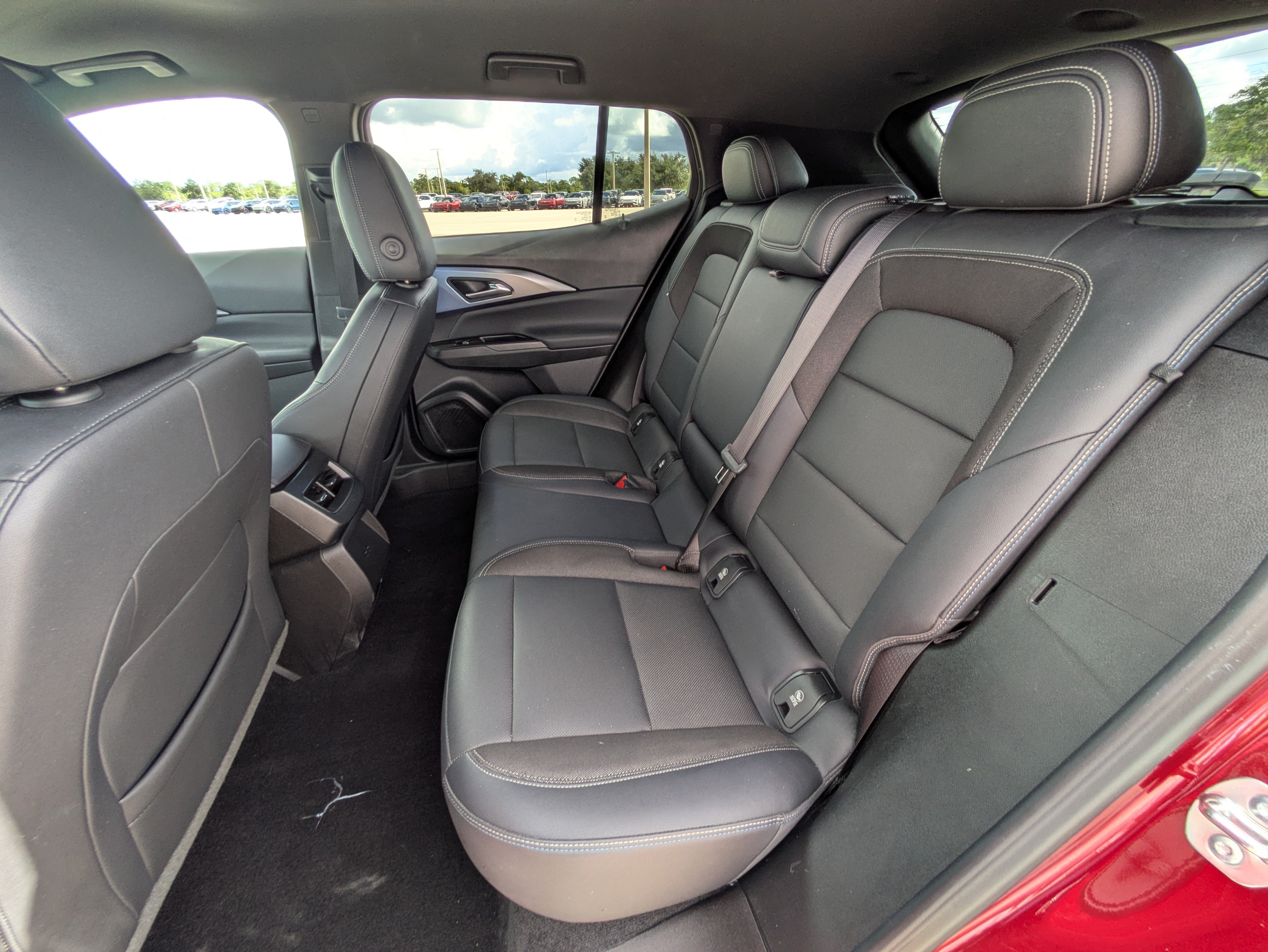 Used 2024 Chevrolet Equinox EV LT w/ LPO, Trailering Package FWD image 14
