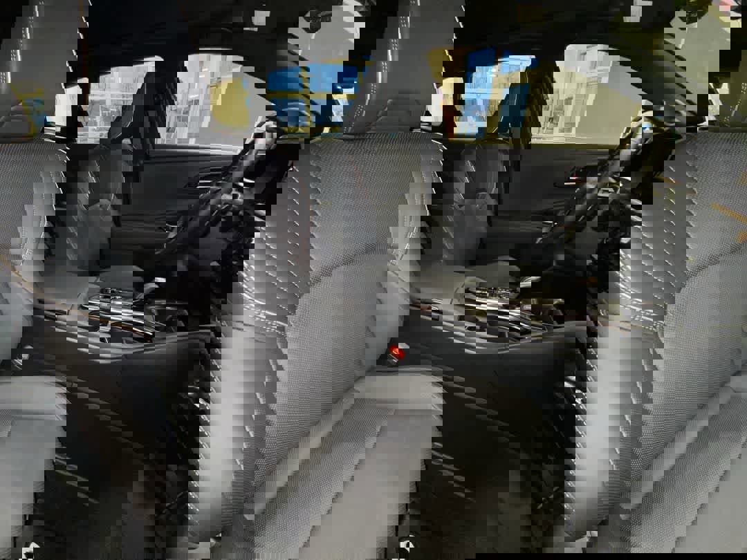 Used 2025 Toyota Crown Signia Limited image 28