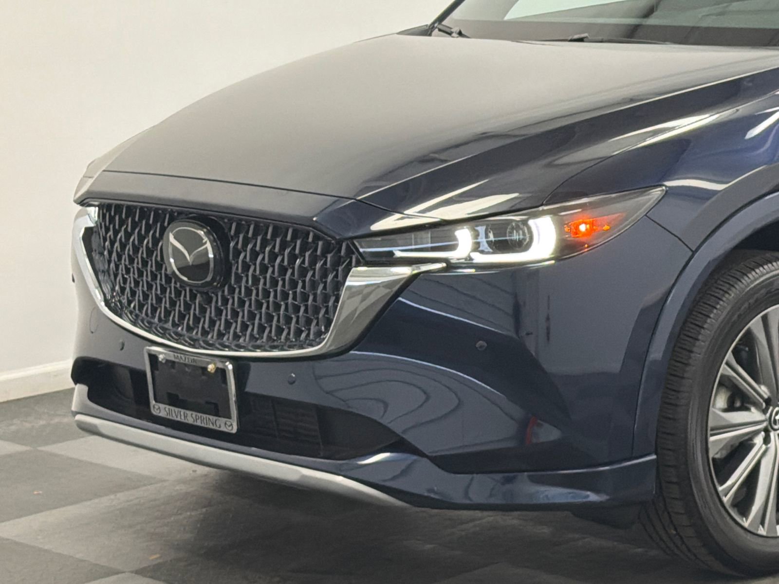 Used 2025 MAZDA CX-5 Signature image 2