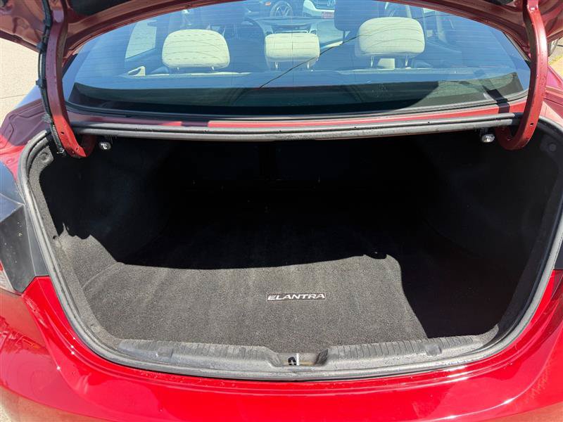 Used 2016 Hyundai Elantra SE w/ Option Group 02 FWD image 5