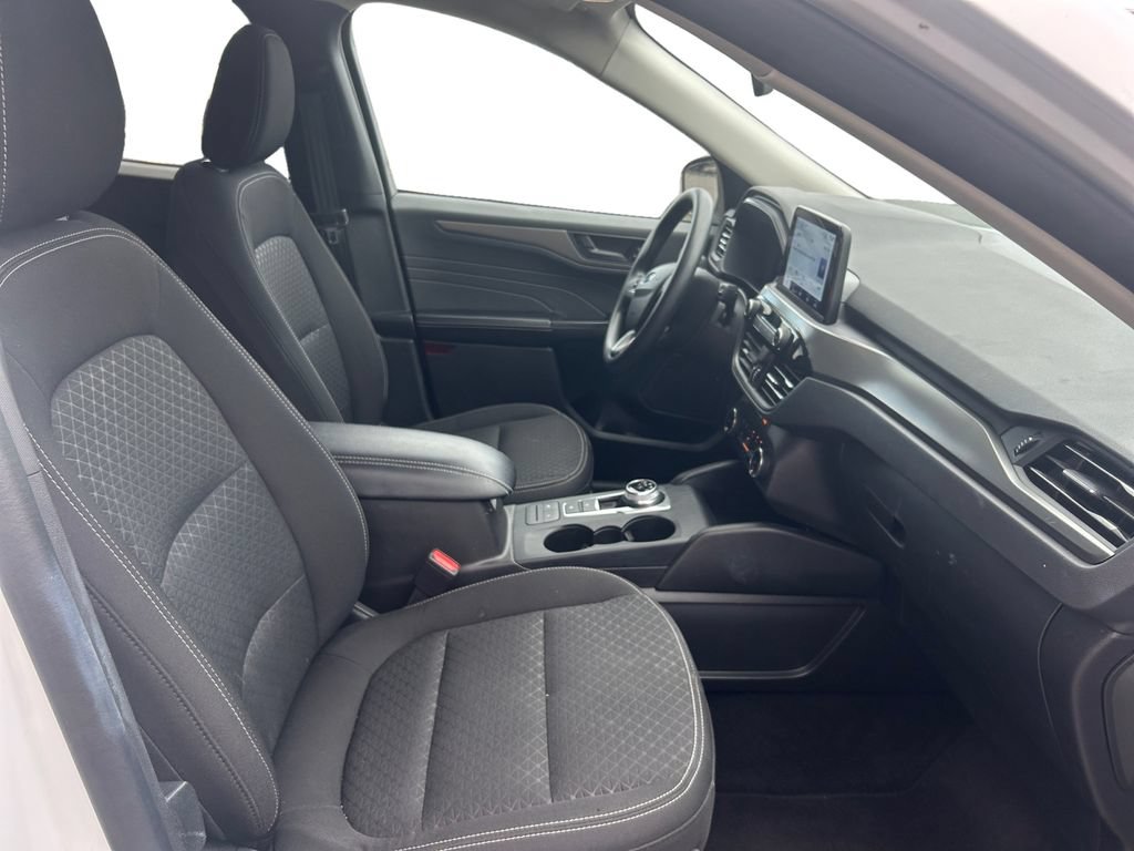 Used 2025 Ford Escape Active AWD/4WD image 16