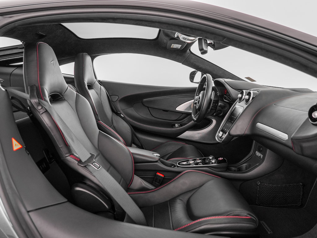 Used 2023 McLaren GT RWD image 30