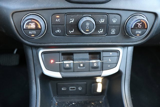 Used 2022 GMC Terrain SLE w/ Driver Convenience Package image 24