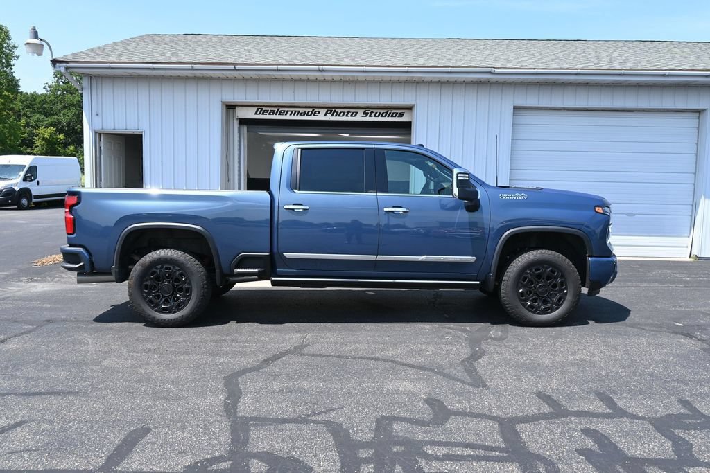 Used 2026 Chevrolet Silverado 3500 High Country w/ High Country Premium Package AWD/4WD image 6