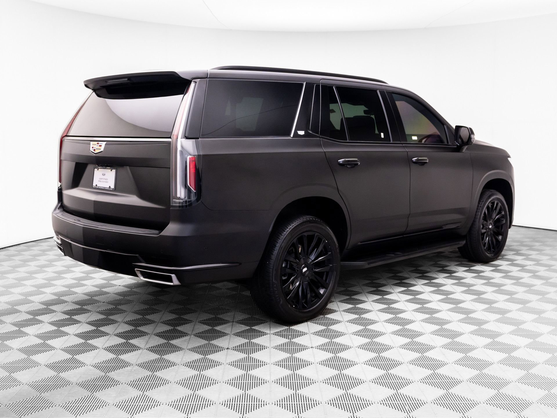 Certified 2024 Cadillac Escalade Premium Luxury AWD/4WD image 6