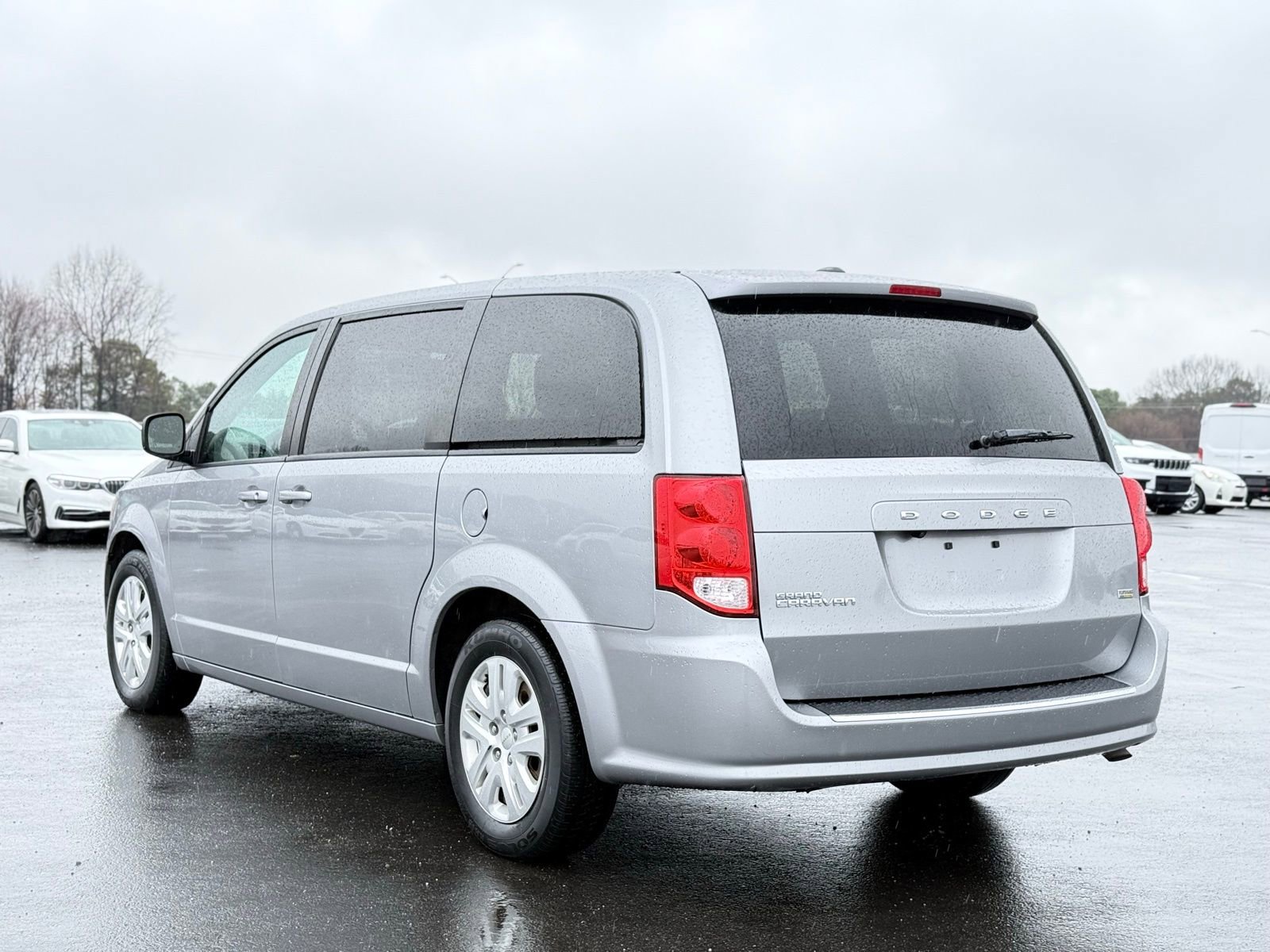 Used 2018 Dodge Grand Caravan SE w/ UConnect Hands-Free Group image 10
