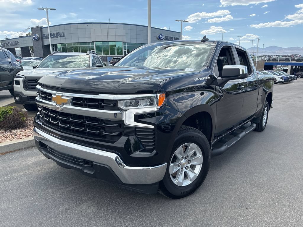 Used 2023 Chevrolet Silverado 1500 LT AWD/4WD image 4