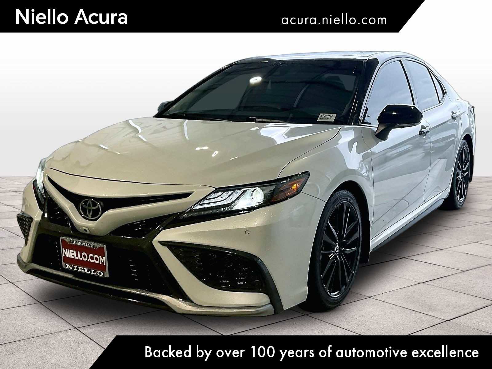 Used 2022 Toyota Camry XSE image 1