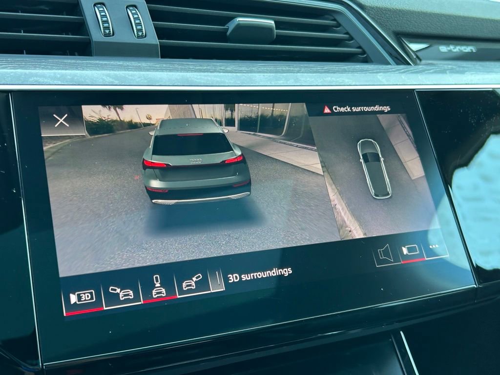 Used 2022 Audi e-tron Premium Plus w/ Premium Plus Package image 36