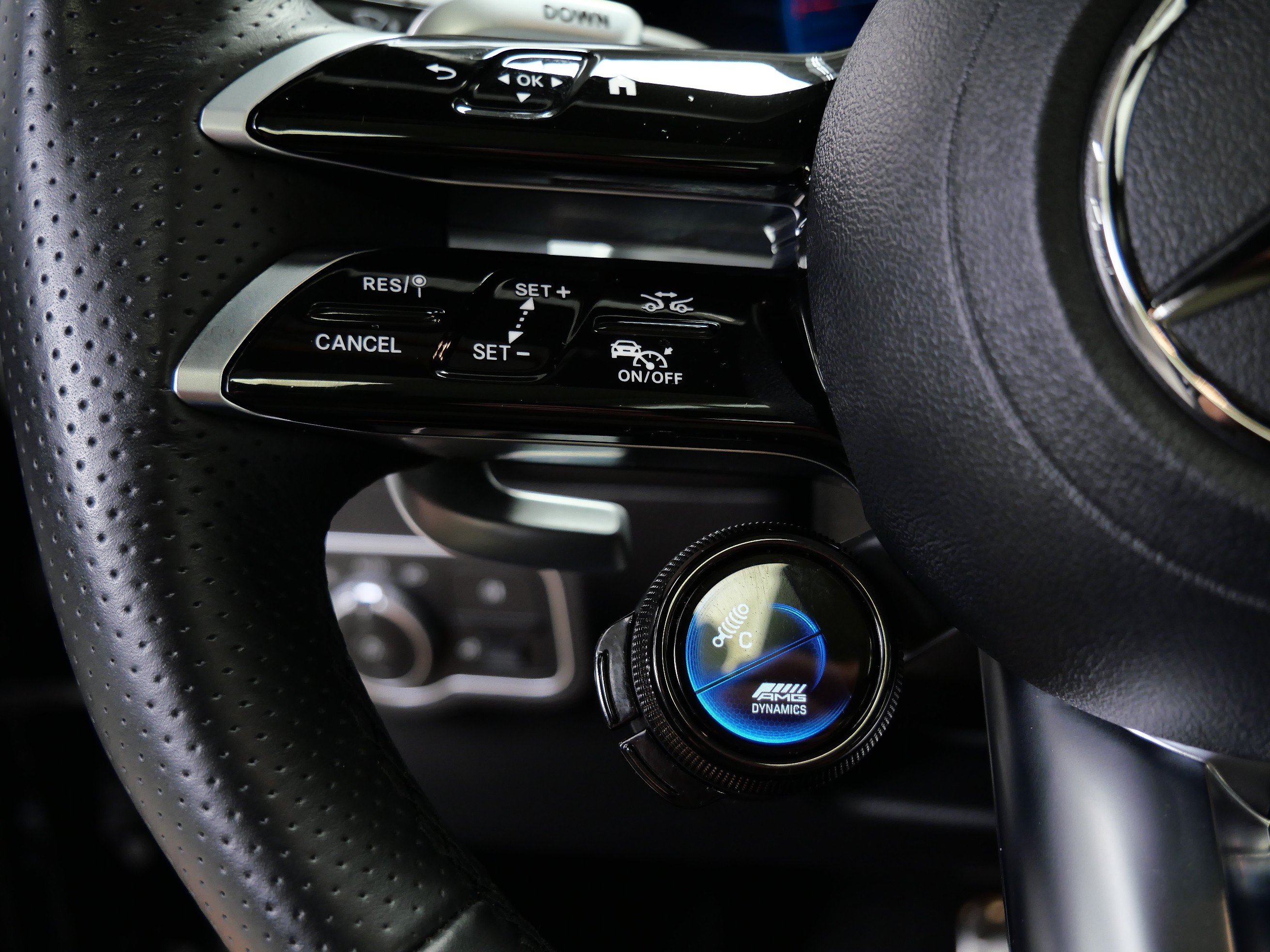 Used 2024 Mercedes-Benz GLB 35 AMG 4MATIC image 28