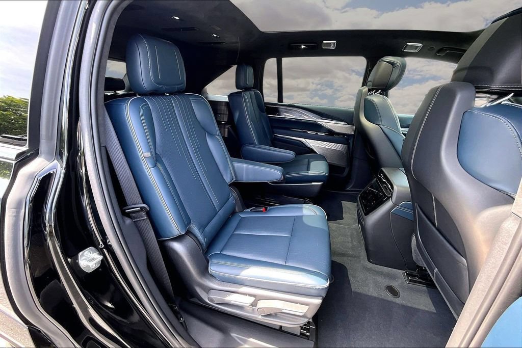 Certified 2025 Cadillac Escalade IQ Luxury 2 w/ LPO, Premium Carpet Package AWD/4WD image 25