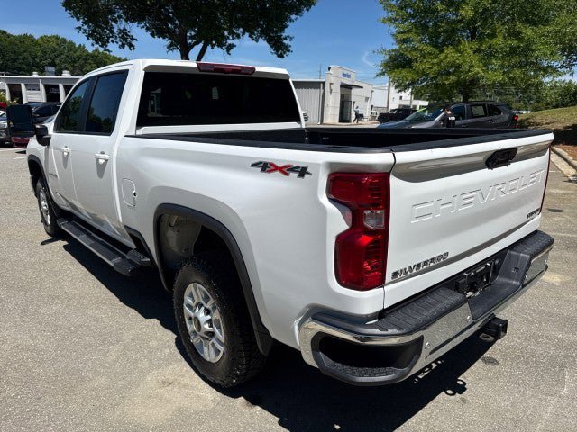 Used 2025 Chevrolet Silverado 2500 LT w/ Safety Package AWD/4WD image 5