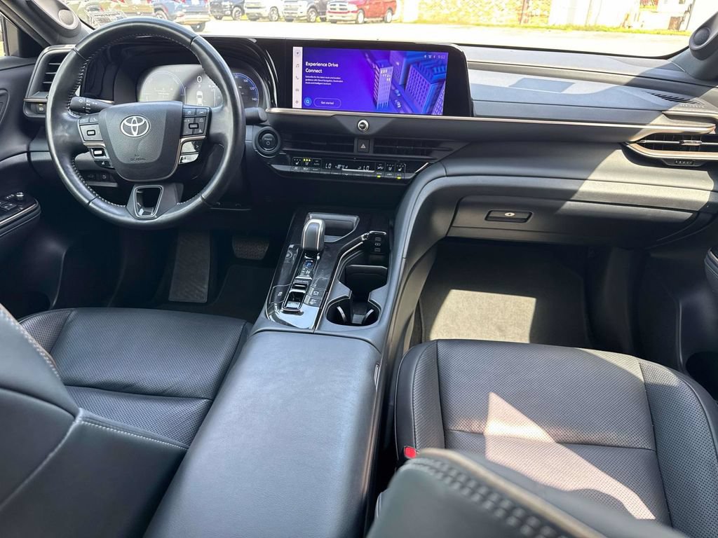 Used 2024 Toyota Crown AWD/4WD image 23
