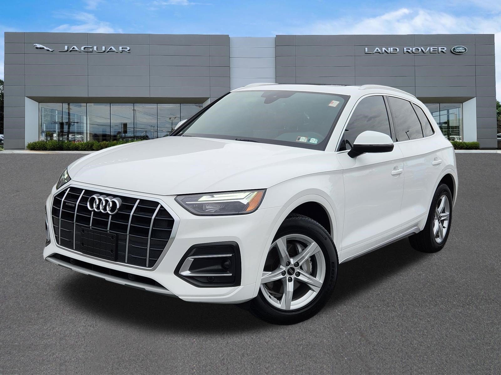 Used 2023 Audi Q5 2.0T Premium w/ Convenience Package AWD/4WD image 1