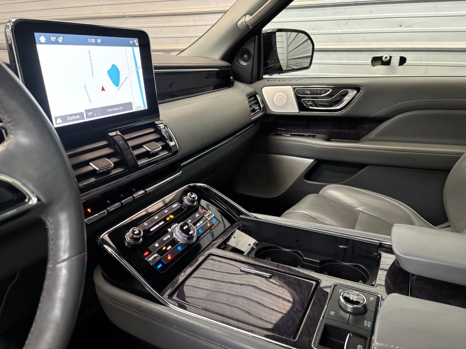 Used 2019 Lincoln Navigator L Reserve image 22