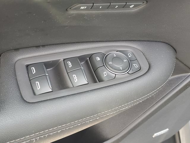 Certified 2022 Cadillac XT5 Premium Luxury w/ LPO, Floor Liner Package AWD/4WD image 12