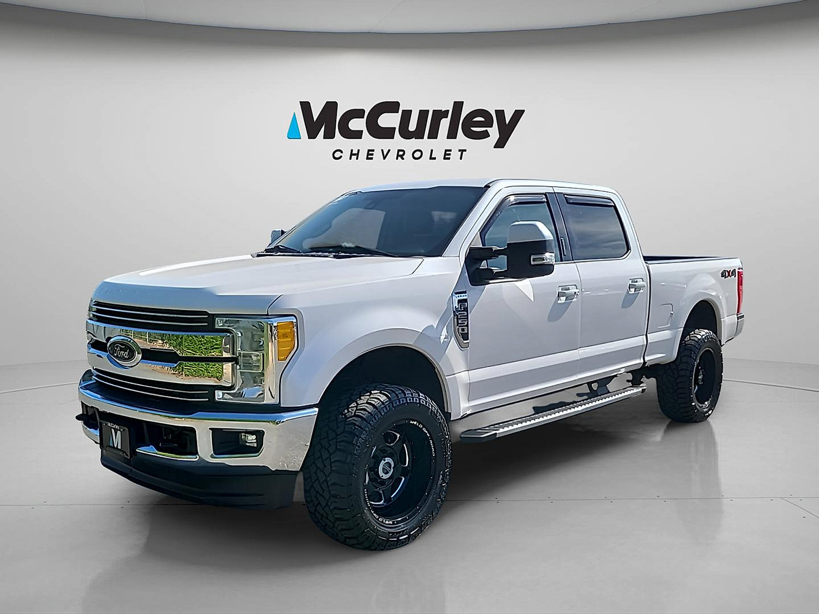 Used 2017 Ford F250 Lariat w/ Lariat Ultimate Package AWD/4WD image 3