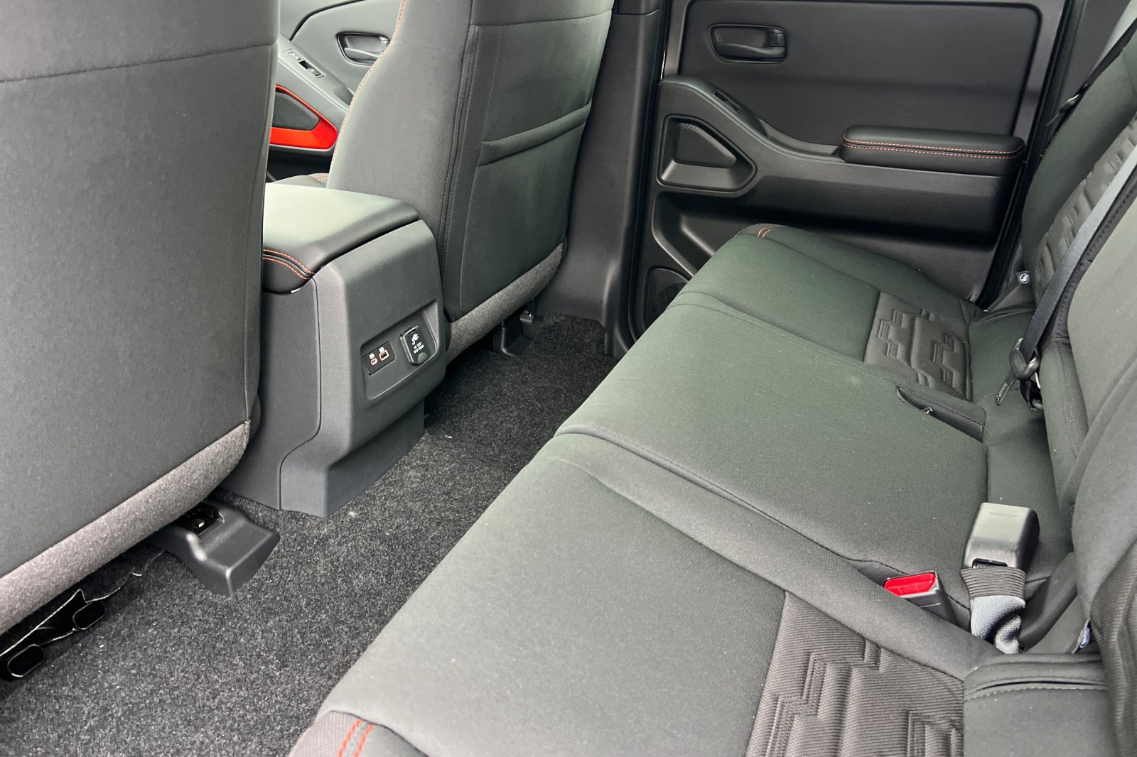 New 2027 Nissan Frontier PRO-4X w/ Pro Convenience Package AWD/4WD image 9