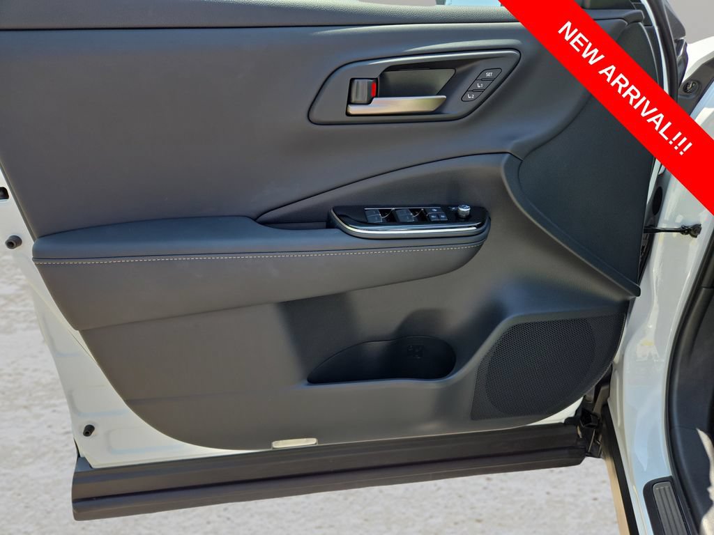Used 2025 Toyota Crown Signia w/ Advanced Technology Package AWD/4WD image 14