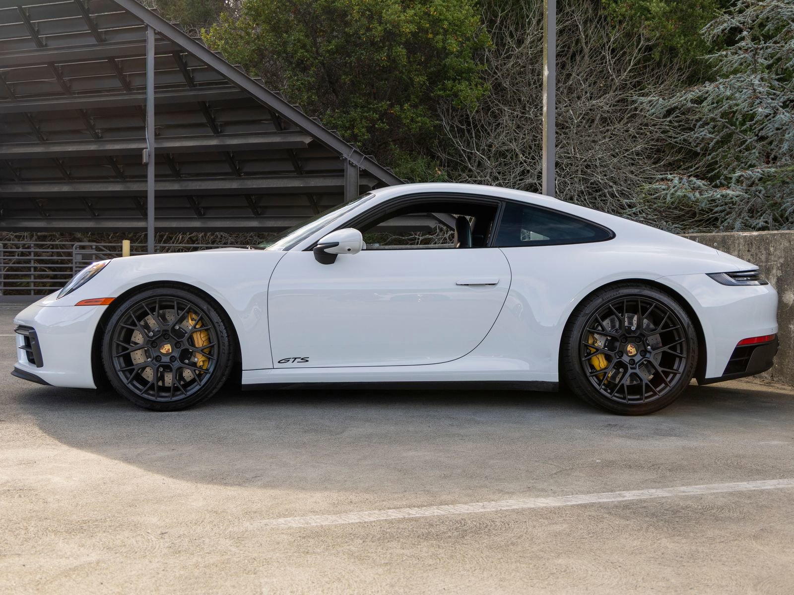 Used 2024 Porsche 911 Carrera GTS image 2