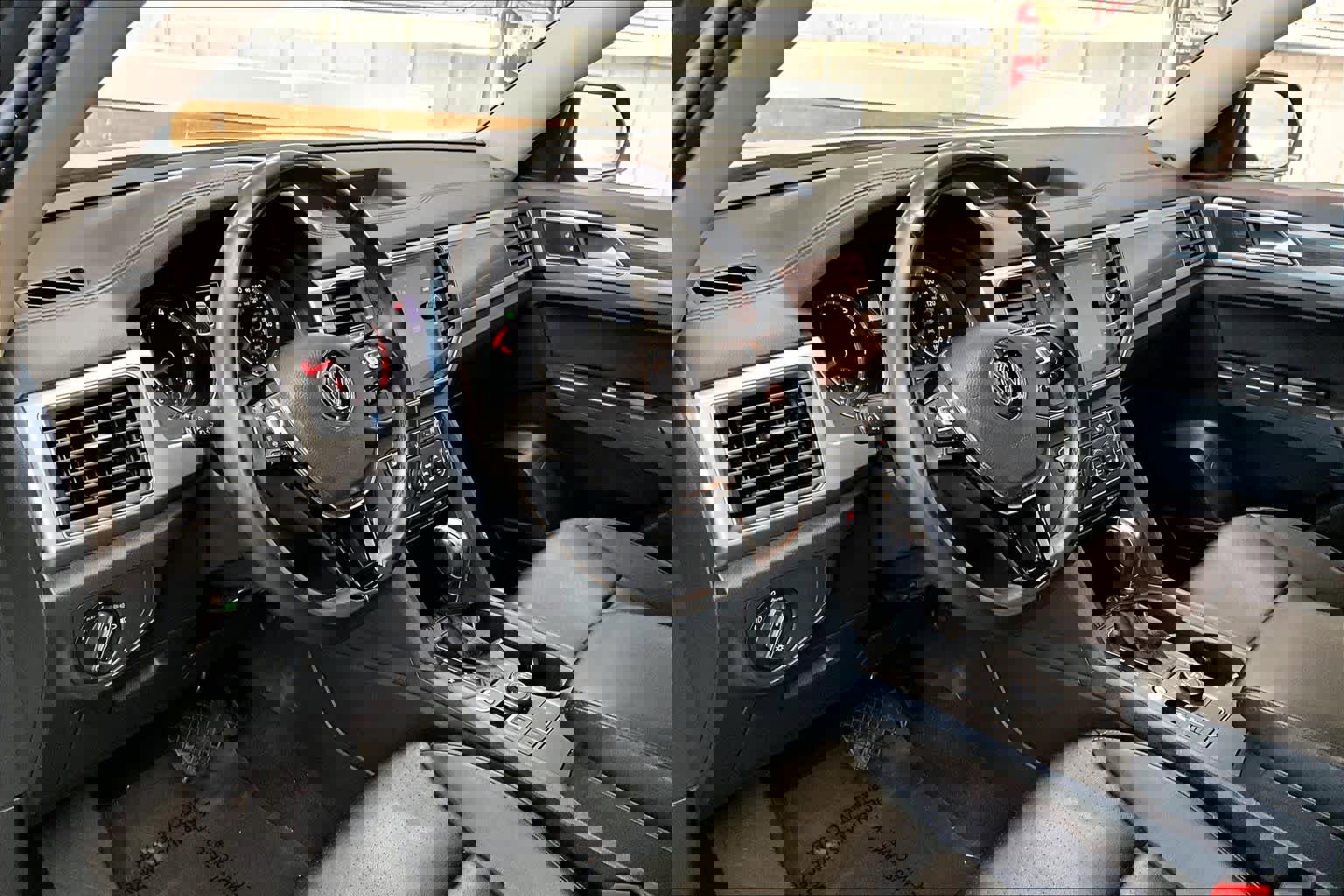 Used 2019 Volkswagen Atlas SE w/ Towing Package image 17