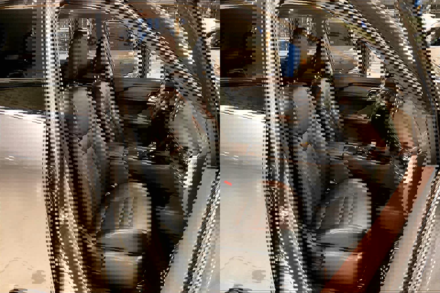 Used 2021 Nissan Rogue SV w/ Premium Package image 9