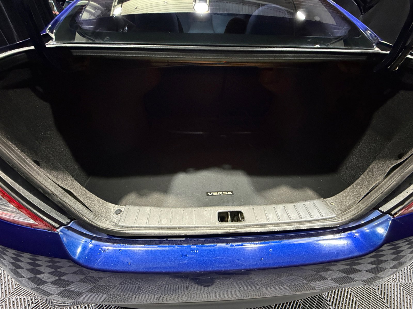 Used 2019 Nissan Versa SV FWD image 34