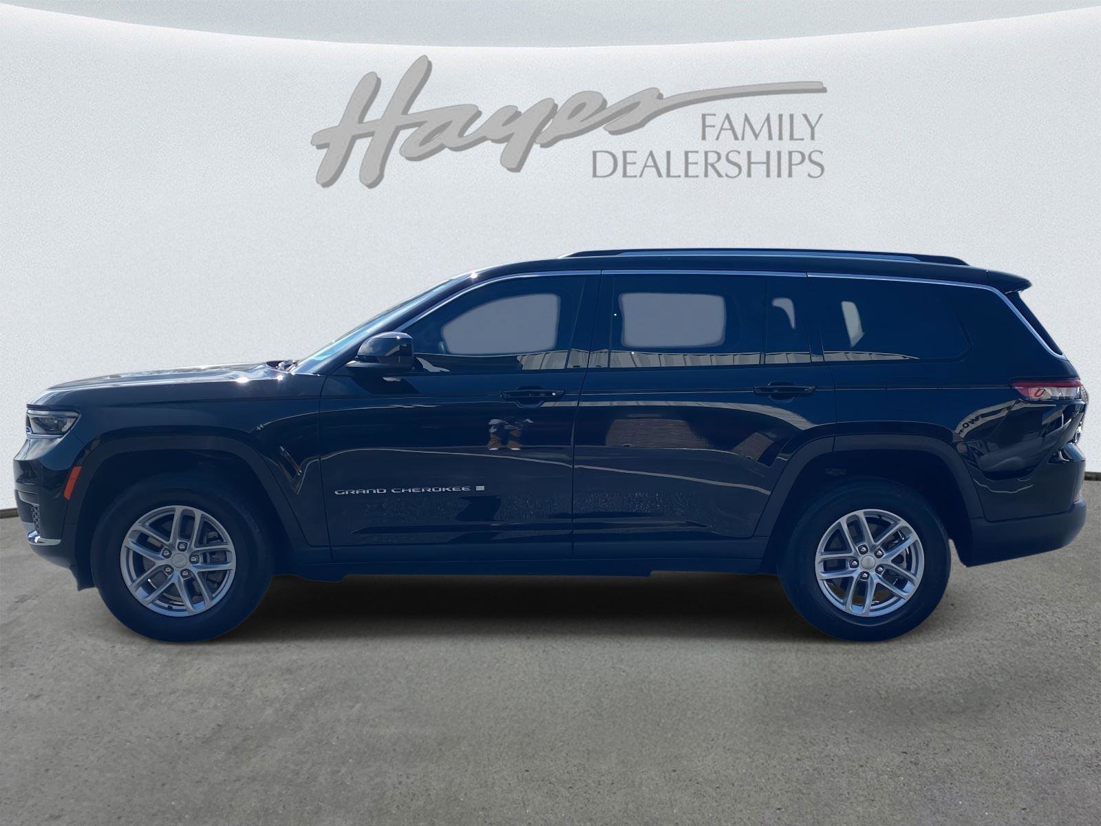 Used 2023 Jeep Grand Cherokee L Laredo image 8
