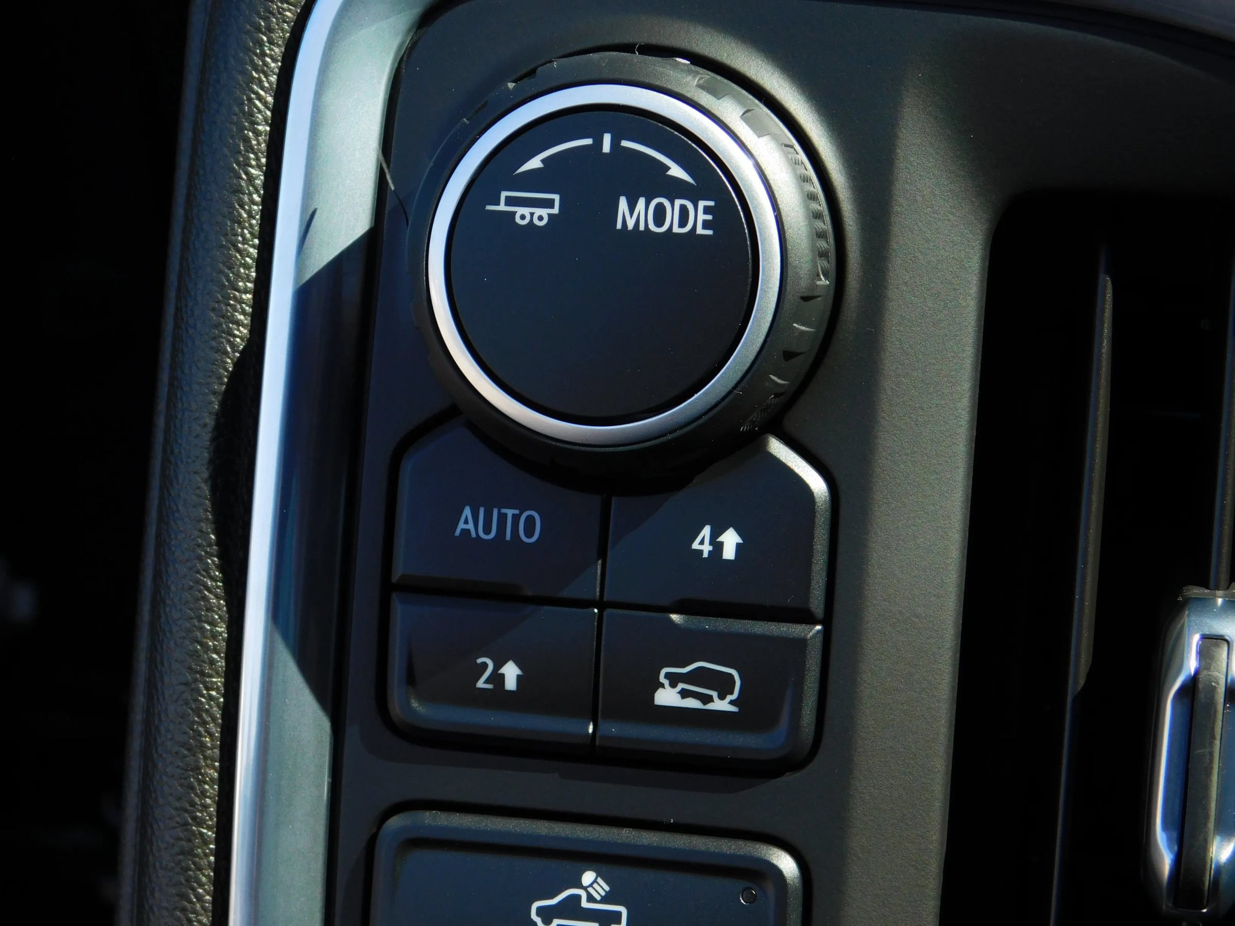 Used 2022 Chevrolet Silverado 1500 LT AWD/4WD image 27
