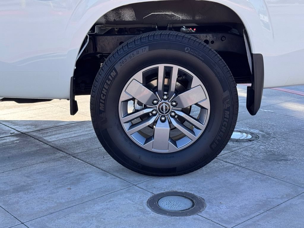 Certified 2025 Nissan Frontier SV AWD/4WD image 10