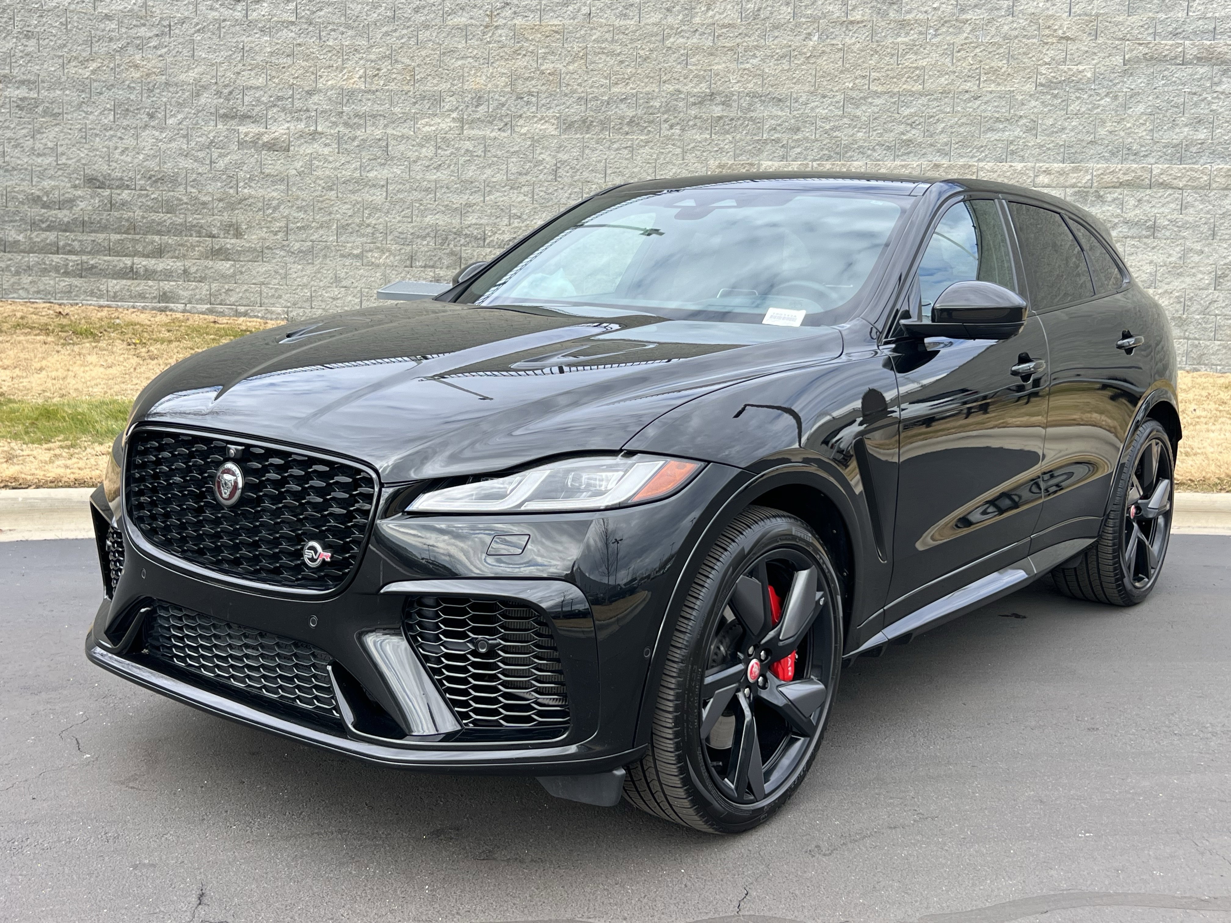 Used 2023 Jaguar F-PACE SVR image 1