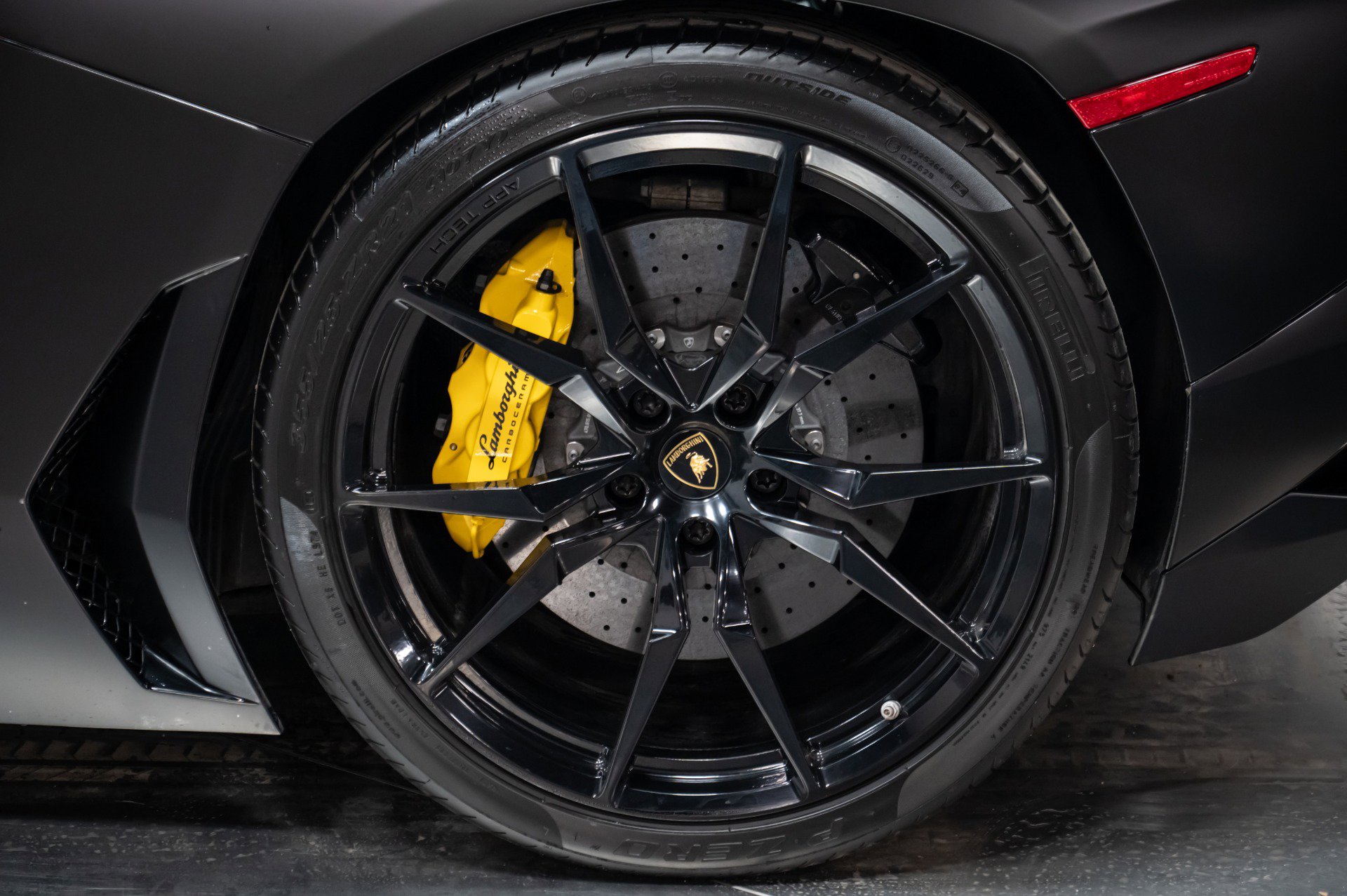 Used 2014 Lamborghini Aventador LP 700-4 image 65