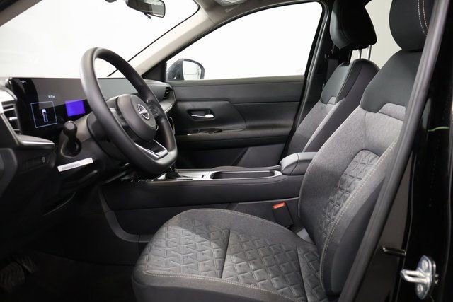 New 2026 Nissan Kicks SV w/ Cold Weather Package FWD image 11