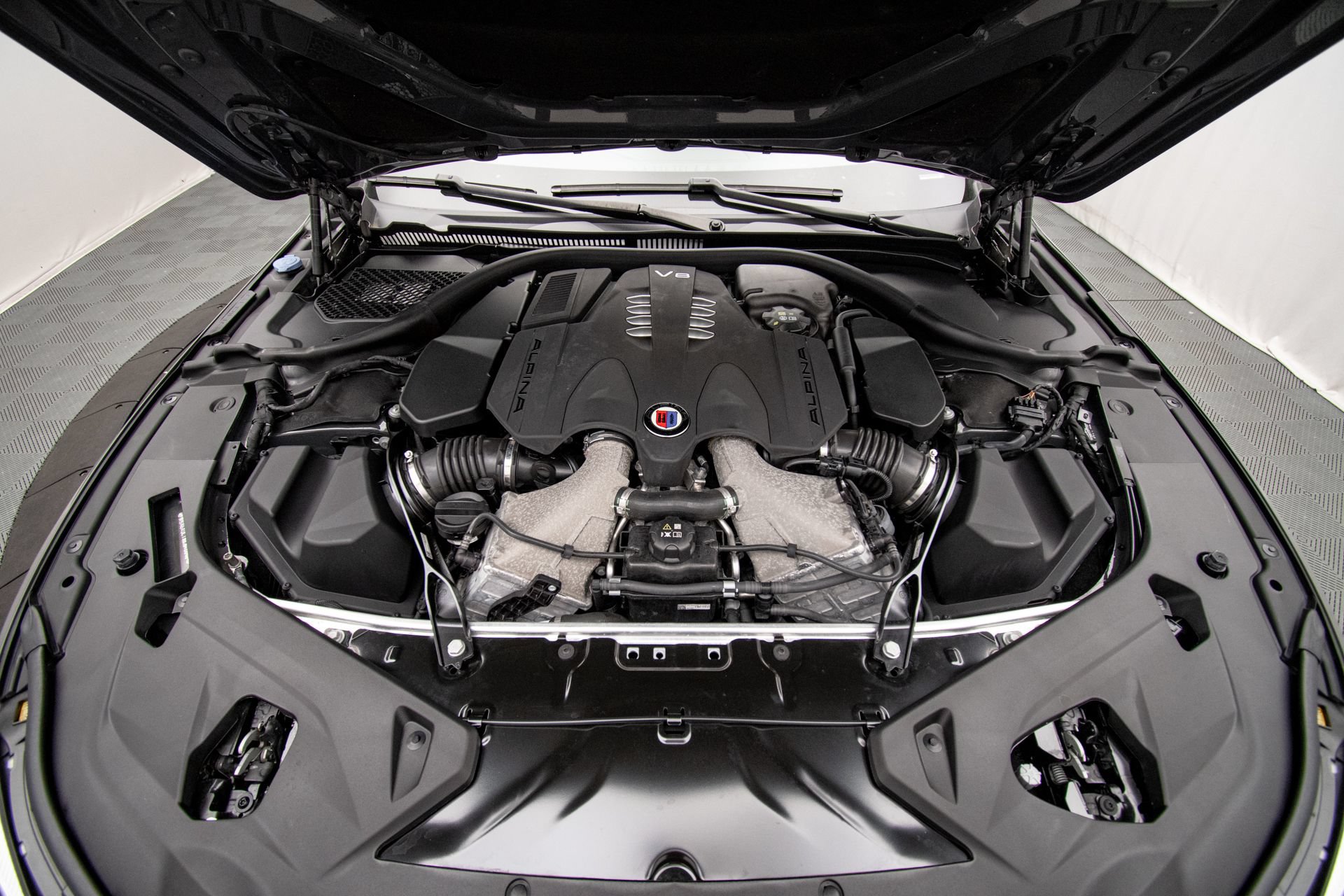 Used 2024 BMW ALPINA B8 xDrive Gran Coupe AWD/4WD image 44