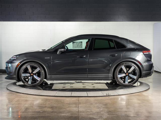 Used 2025 Porsche Macan Electric image 2
