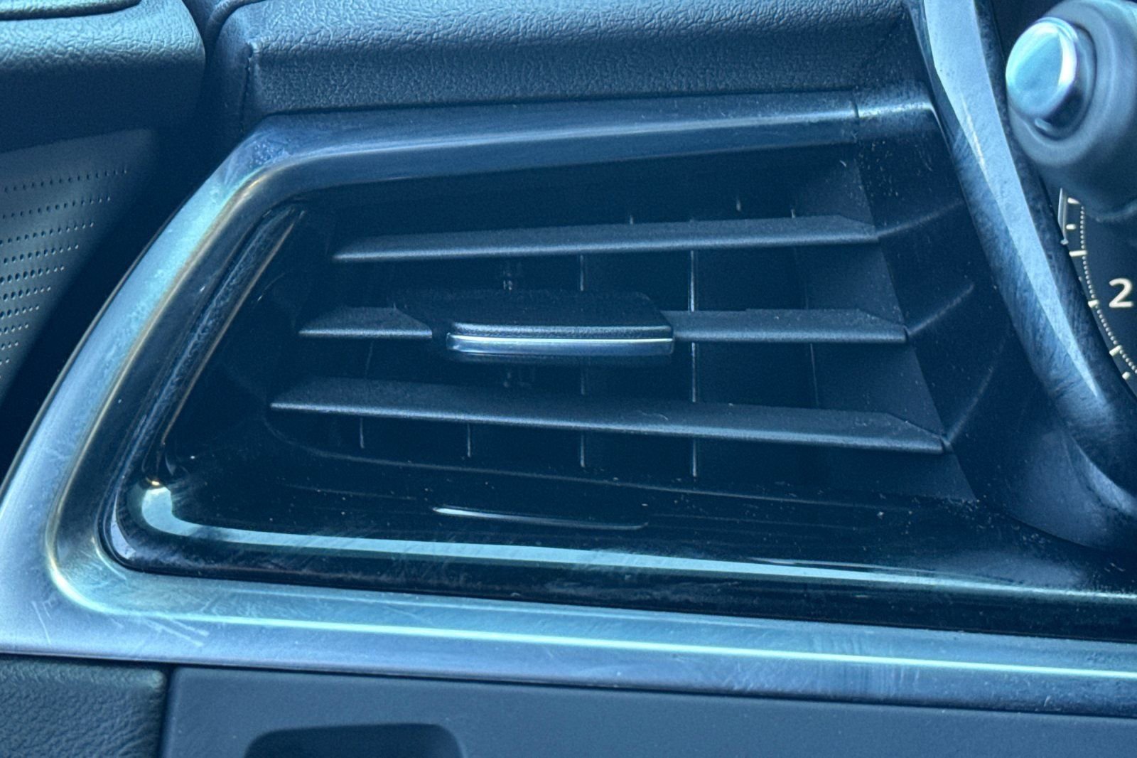 Certified 2025 Cadillac XT6 Premium Luxury image 26