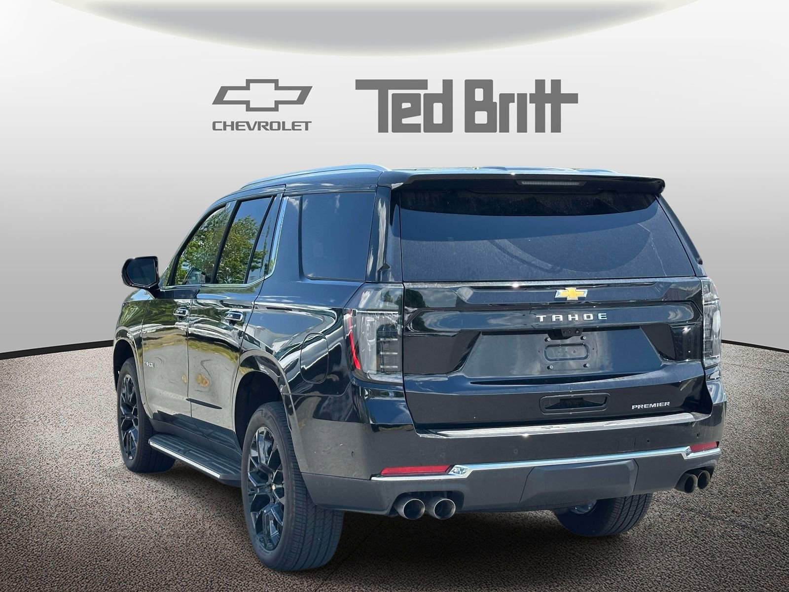 Used 2025 Chevrolet Tahoe Premier AWD/4WD image 6