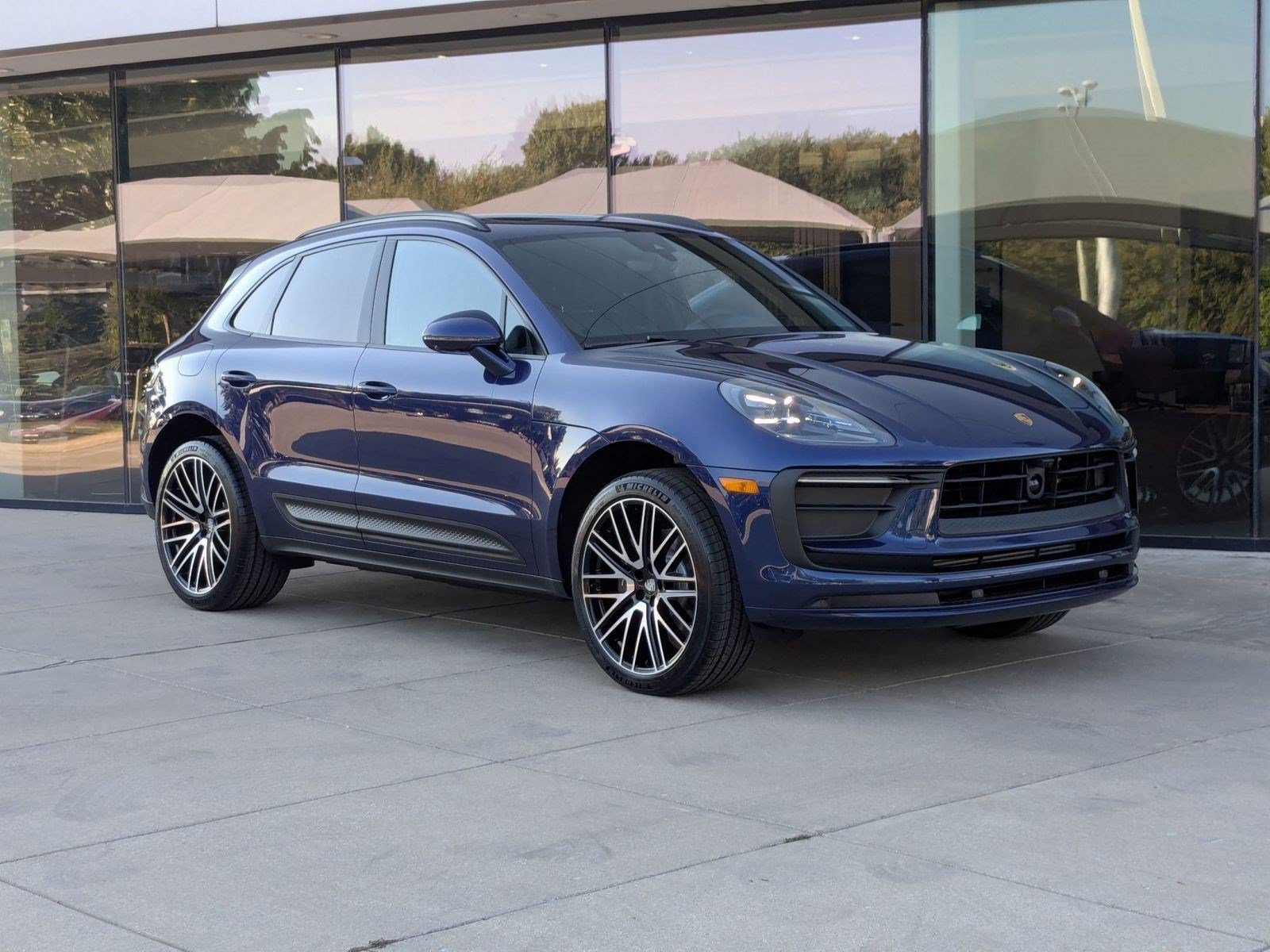 Certified 2026 Porsche Macan AWD/4WD image 7
