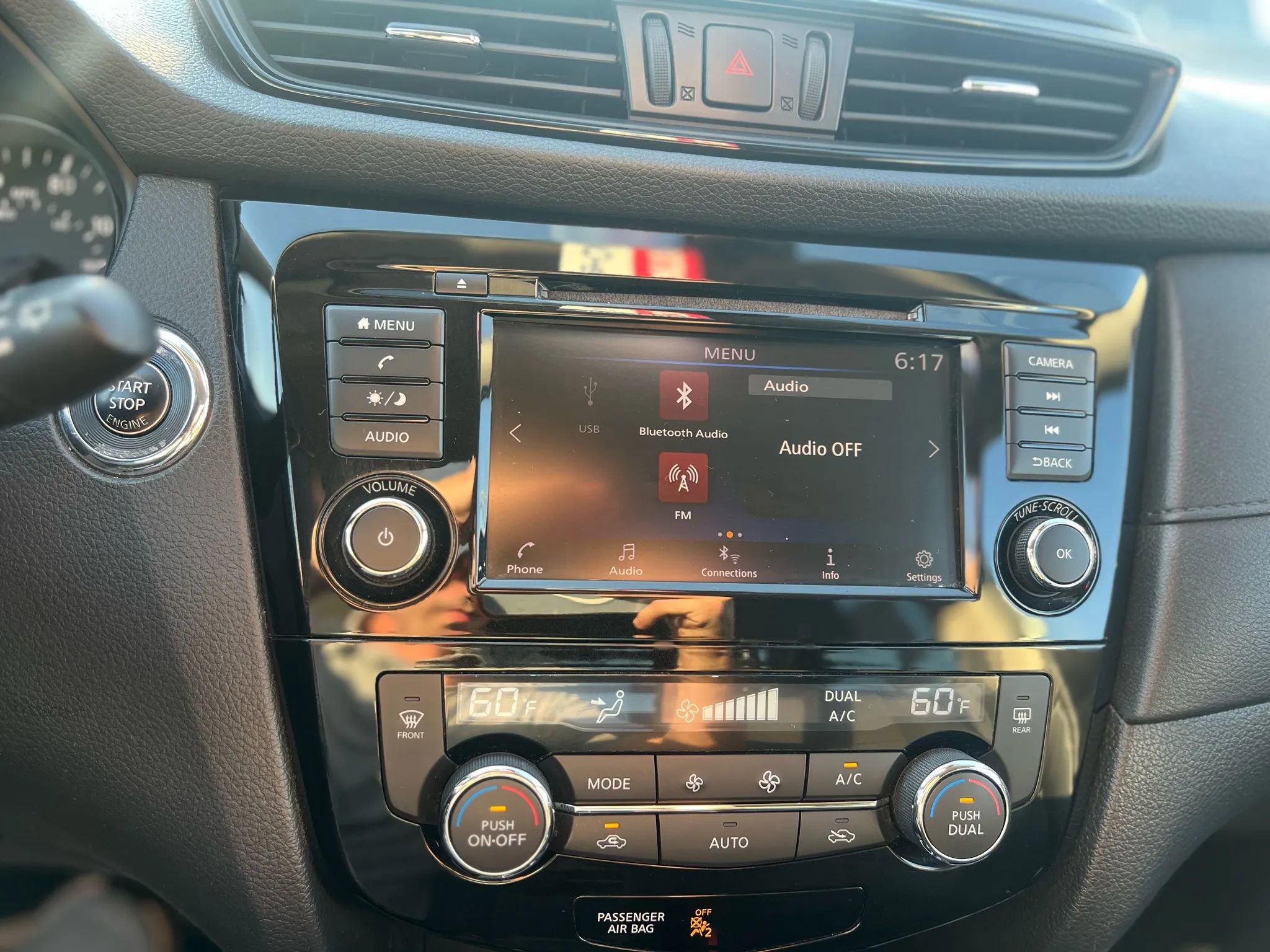 Used 2020 Nissan Rogue SV image 19