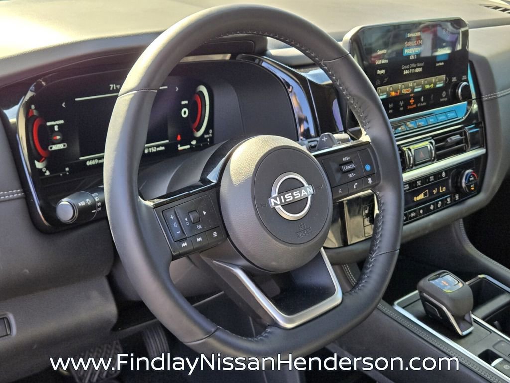 Used 2025 Nissan Pathfinder Platinum AWD/4WD image 24