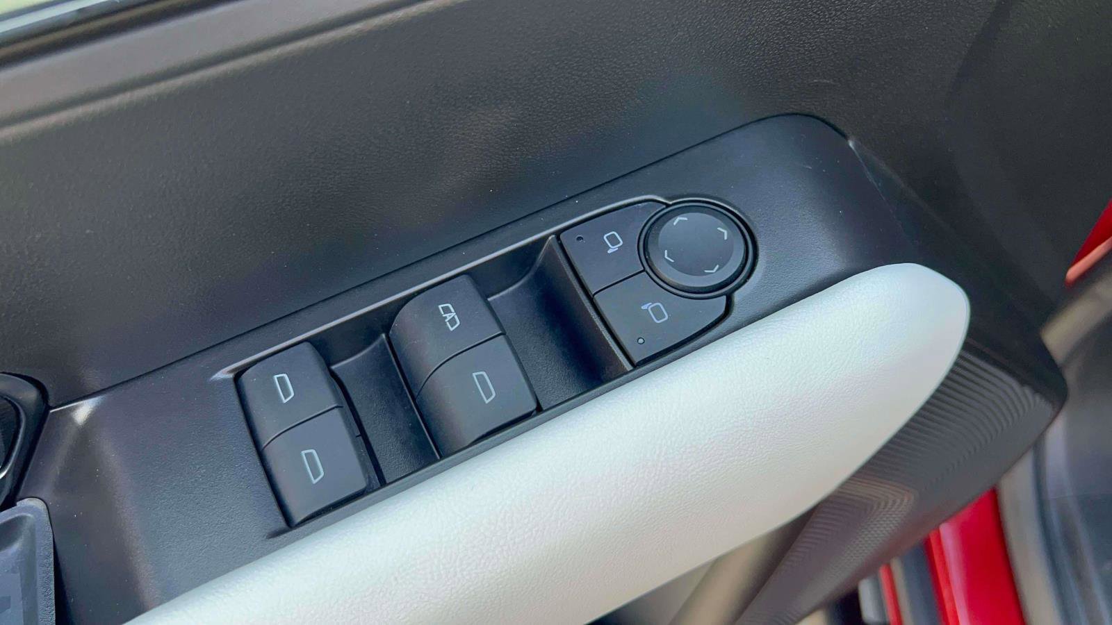 Used 2024 GMC Canyon AT4X AWD/4WD image 25