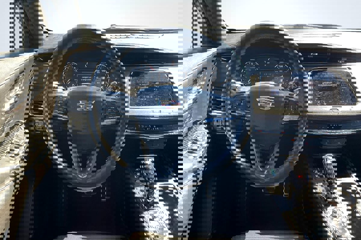 Used 2020 Cadillac XT4 Sport w/ Driver Awareness Package image 5