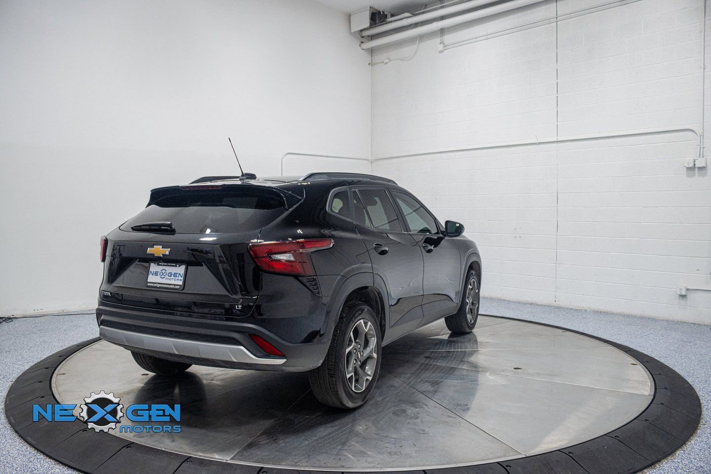 Used 2025 Chevrolet Trax LT w/ Driver Confidence Package image 7