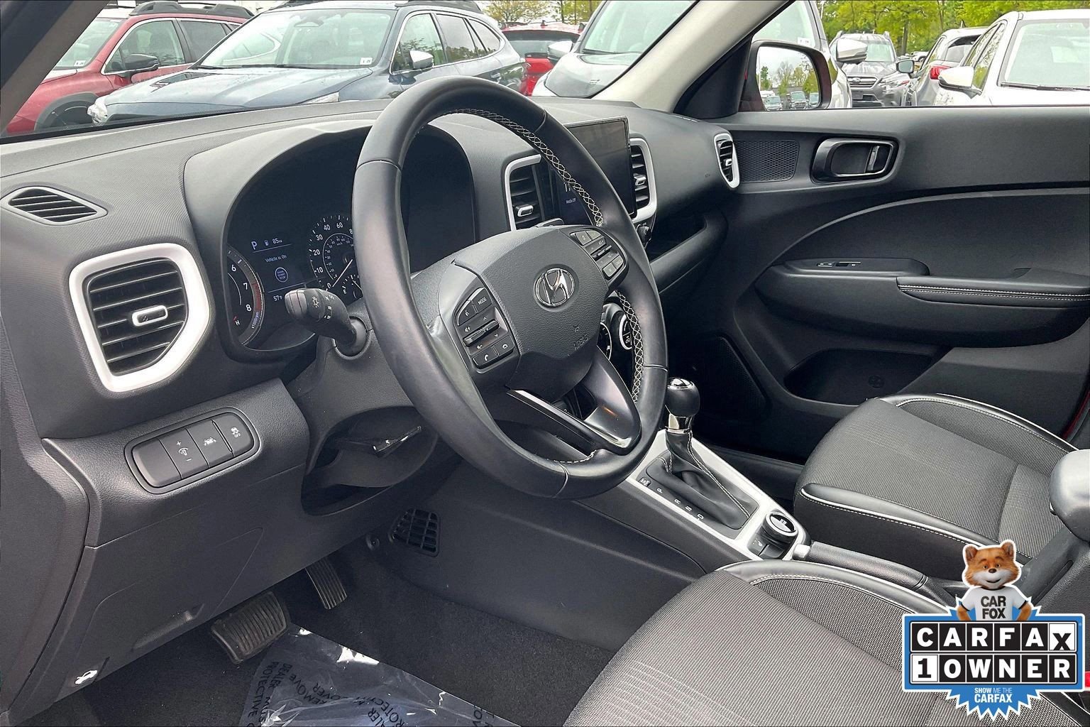 Used 2022 Hyundai Venue Limited w/ Cargo Package FWD image 17